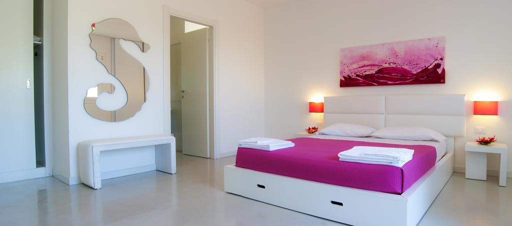 Hotel Beach Salento Marina Di Pescoluse Kültér fotó