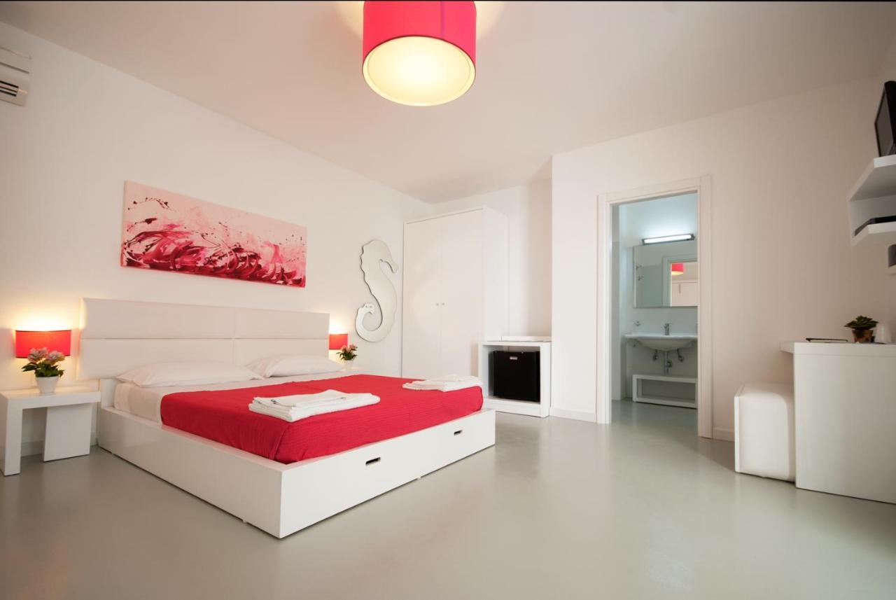 Hotel Beach Salento Marina Di Pescoluse Kültér fotó