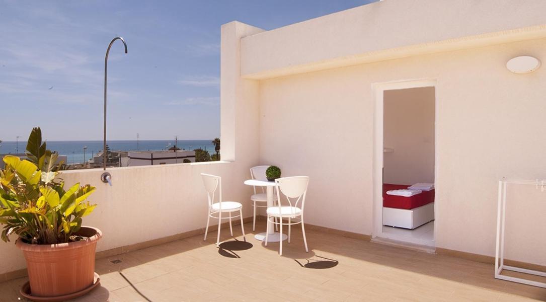 Hotel Beach Salento Marina Di Pescoluse Kültér fotó