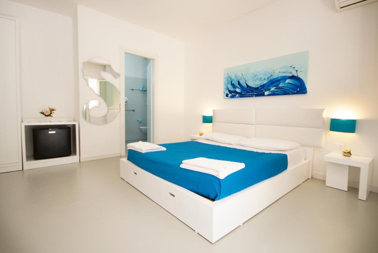 Hotel Beach Salento Marina Di Pescoluse Kültér fotó