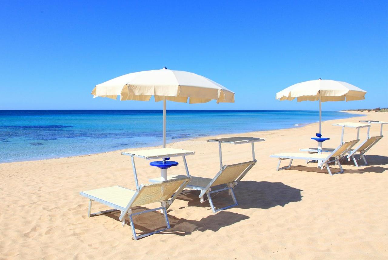 Hotel Beach Salento Marina Di Pescoluse Kültér fotó
