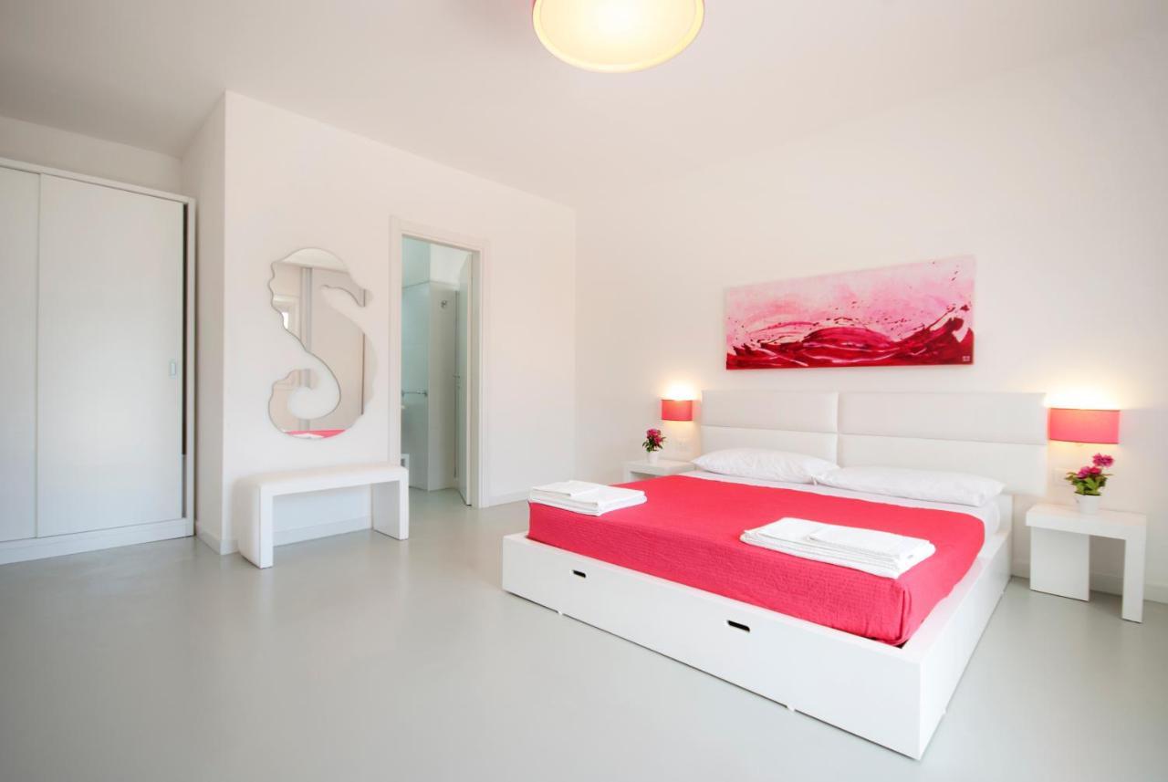 Hotel Beach Salento Marina Di Pescoluse Kültér fotó