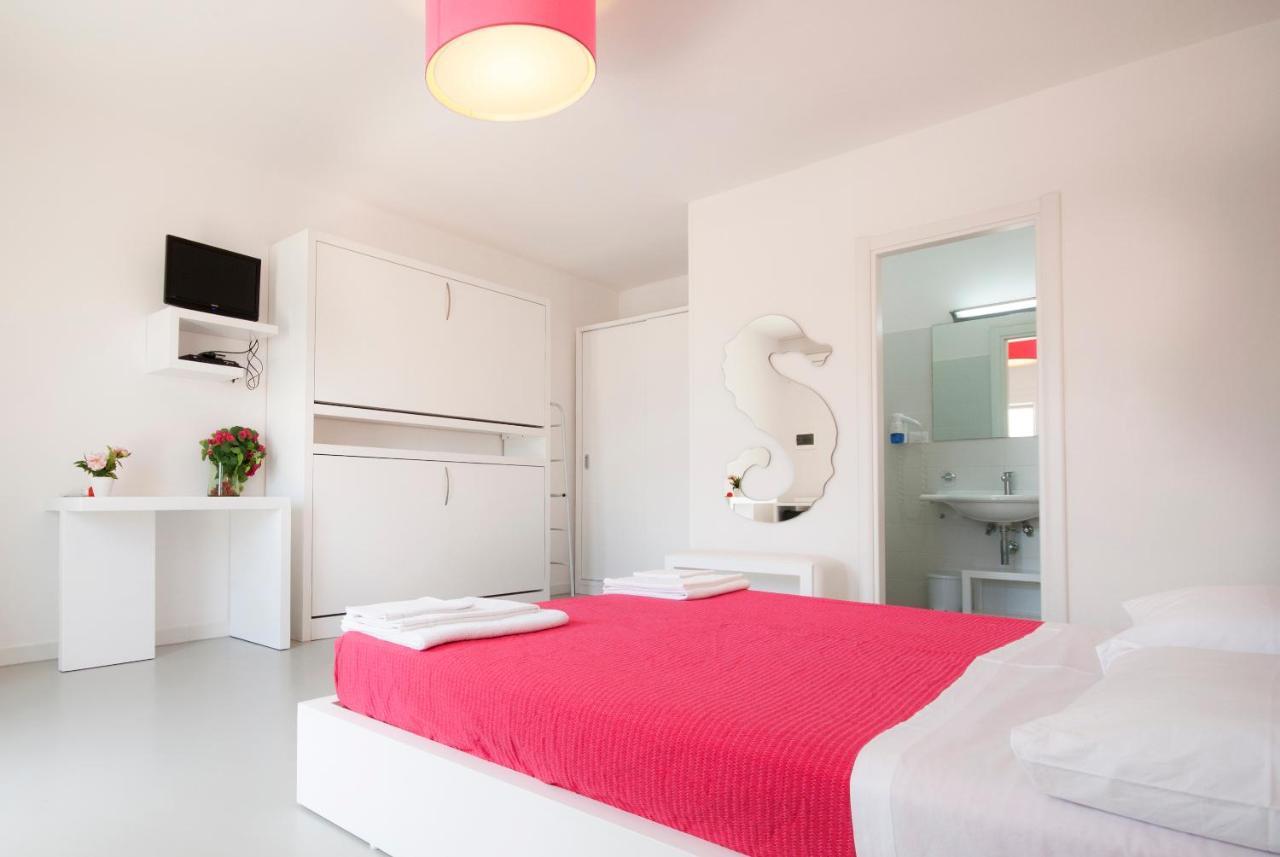 Hotel Beach Salento Marina Di Pescoluse Kültér fotó