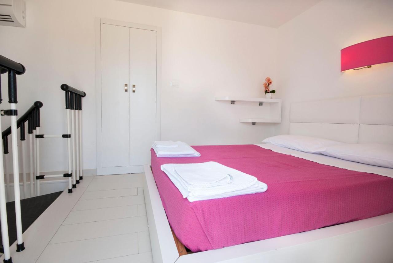 Hotel Beach Salento Marina Di Pescoluse Kültér fotó