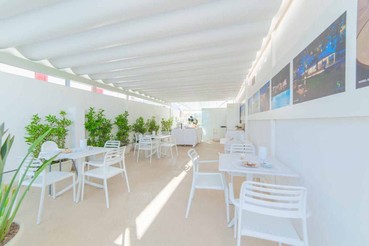 Hotel Beach Salento Marina Di Pescoluse Kültér fotó