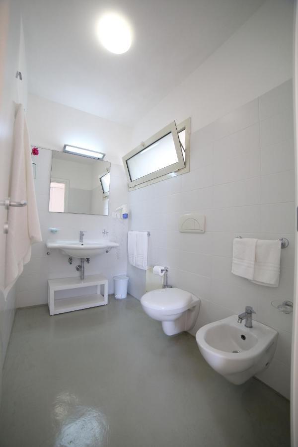 Hotel Beach Salento Marina Di Pescoluse Kültér fotó